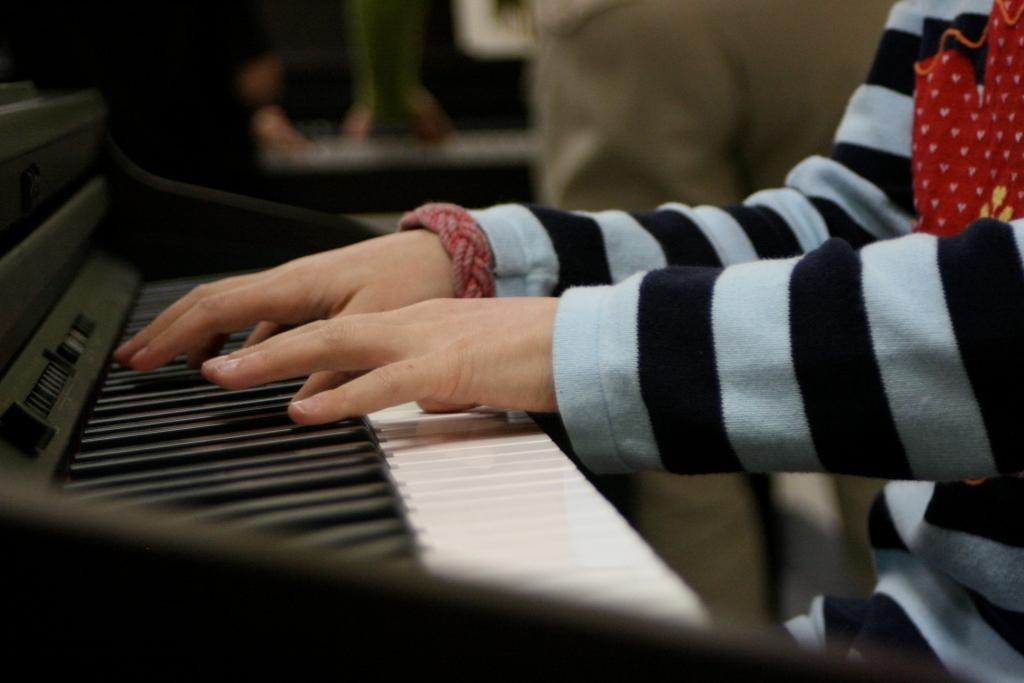 Musikgarten Group Piano